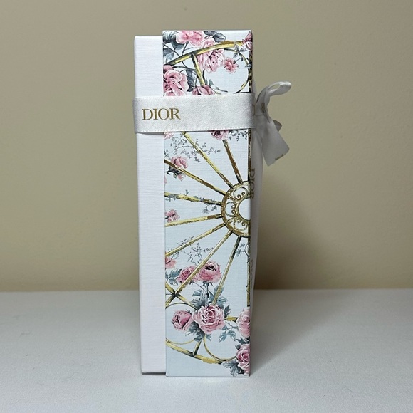 Dior Holiday Box with pouch & Ribbon - Picture 4 of 7